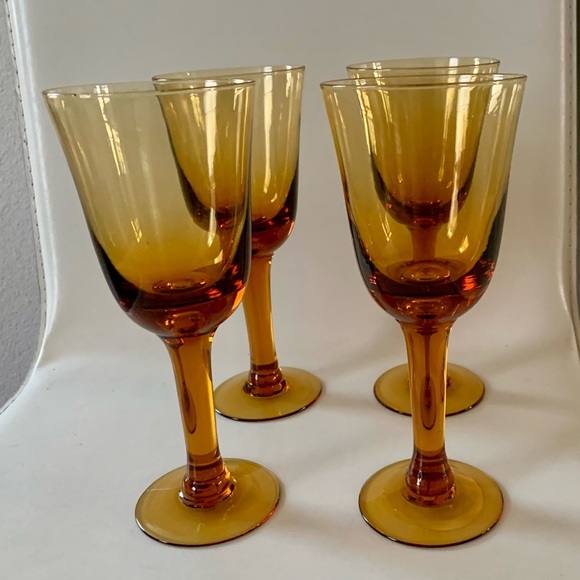 1970 Honey Amber Hand blown Stemmed Wine Goblet Glasses Of 4 - Picture 6 of 12